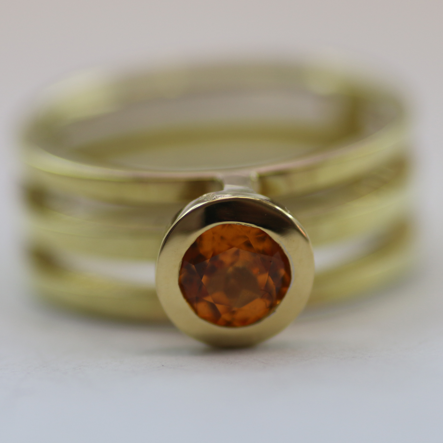  Ring III Au750 Mandaringranat 